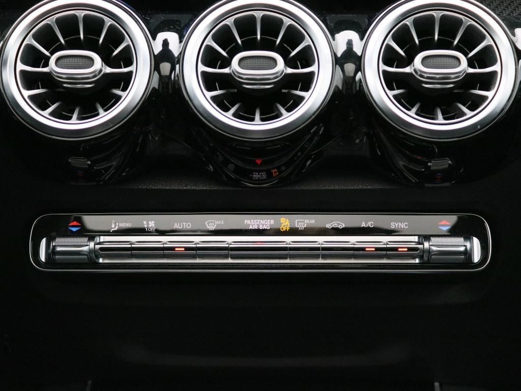 Mercedes-Benz GLB 200 AMG 7-pers. Business Solution | Panorama