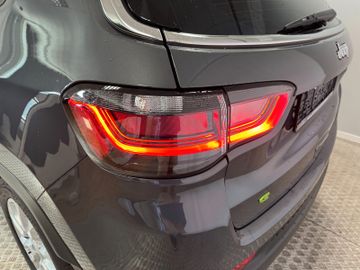 Jeep Compass Altitude Mild-Hybrid AHK 360 Grad LED