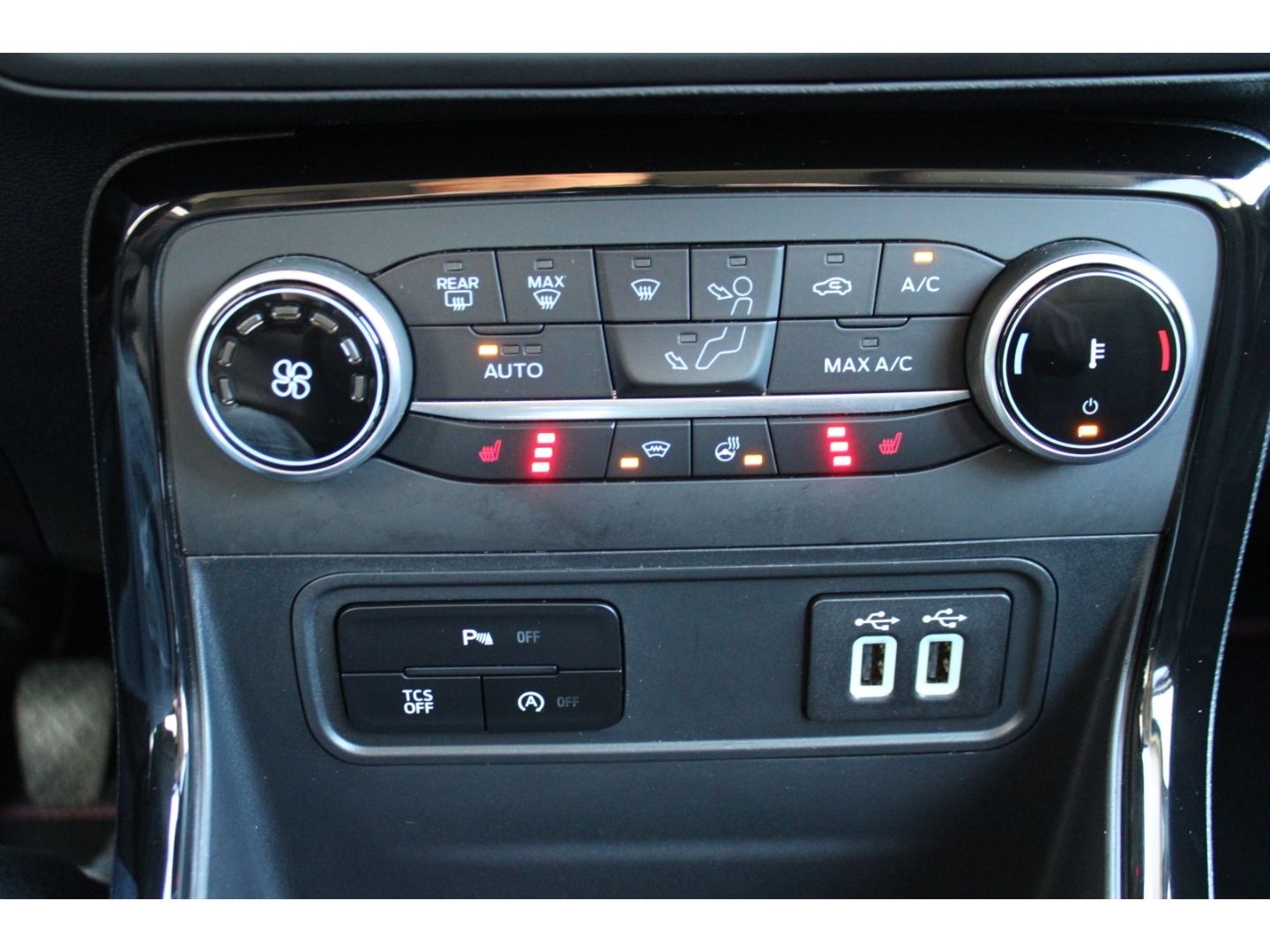 Fahrzeugabbildung Ford EcoSport ST-Line LED Navi B&O RFK GRA TWA Winter