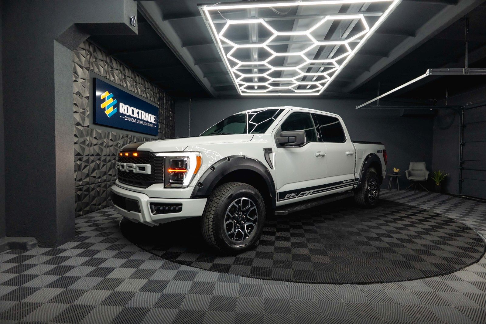 Fahrzeugabbildung Ford F150 3.5L V6 PowerBoost RAPTOR Twin-Turbo 4x4