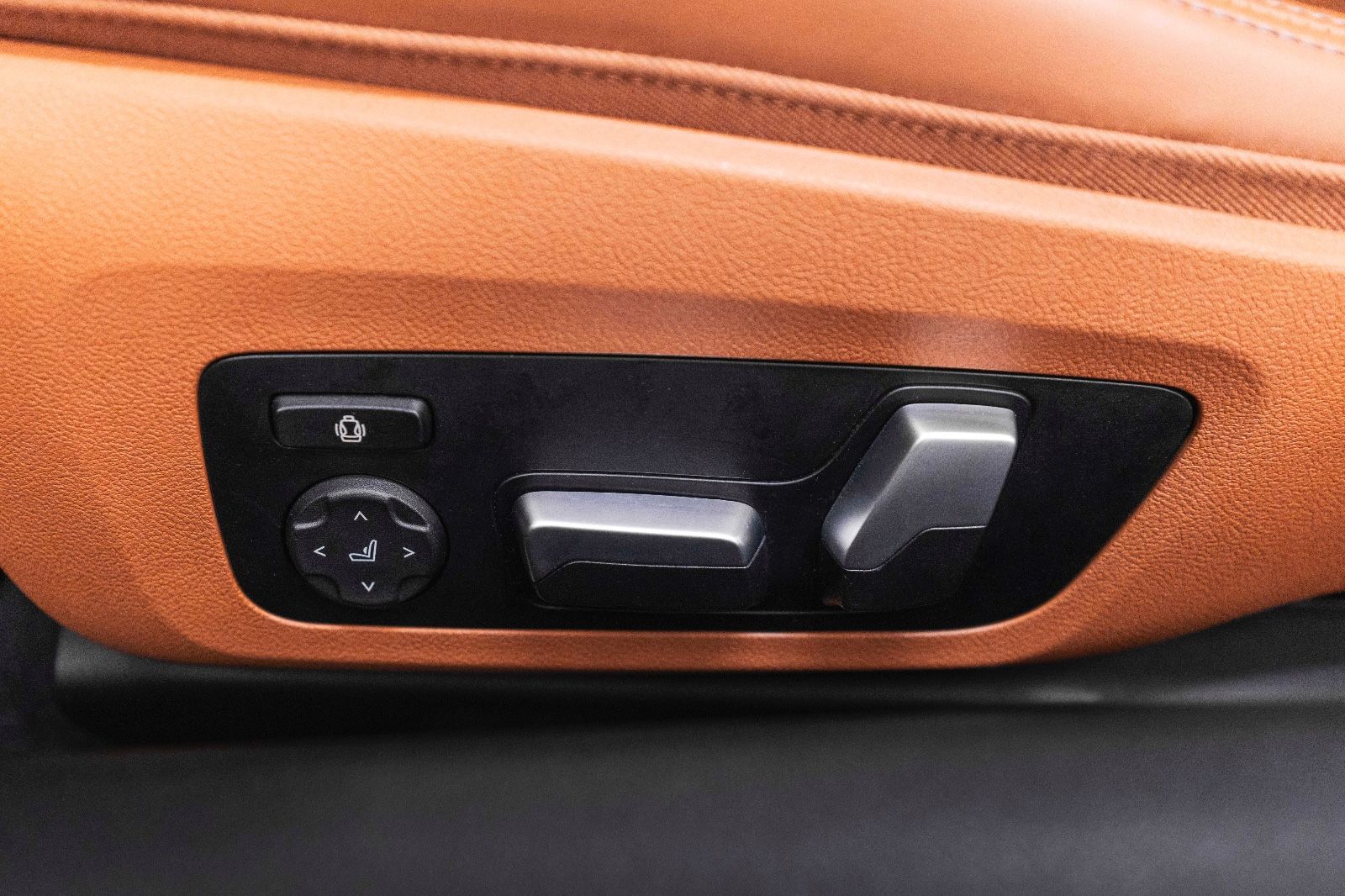 Fahrzeugabbildung BMW M850i xDrive Coupe HUD H&K 360° LASER INDIVIDUAL