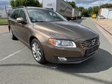 Volvo V70 Kombi 2.0l D4 Scheckheft Leder Schiebedach - Volvo V70 mit Diesel-Antrieb: Standheizung