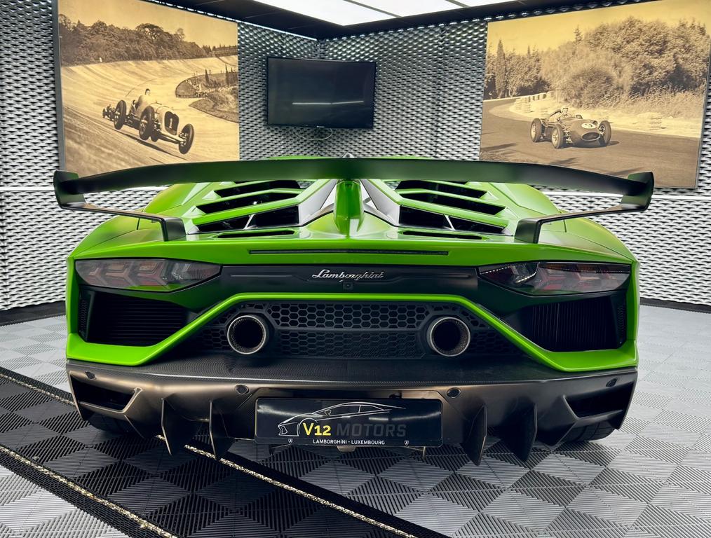 Lamborghini Aventador