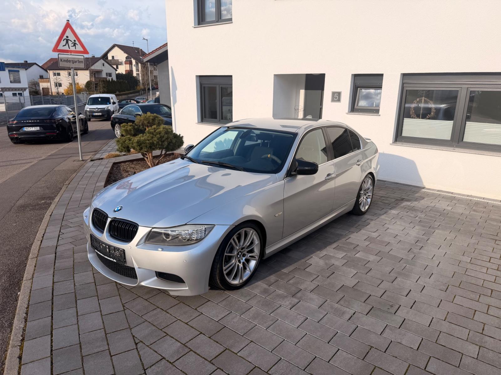 BMW 330i Lim E90 Automatik/Navi