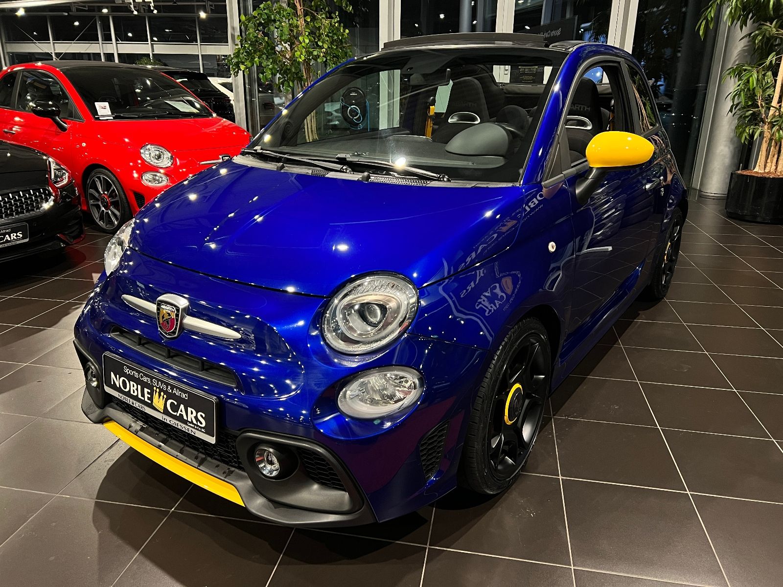 Fahrzeugabbildung Abarth 595C Pista KLIMA Navi CARPLAY PDC