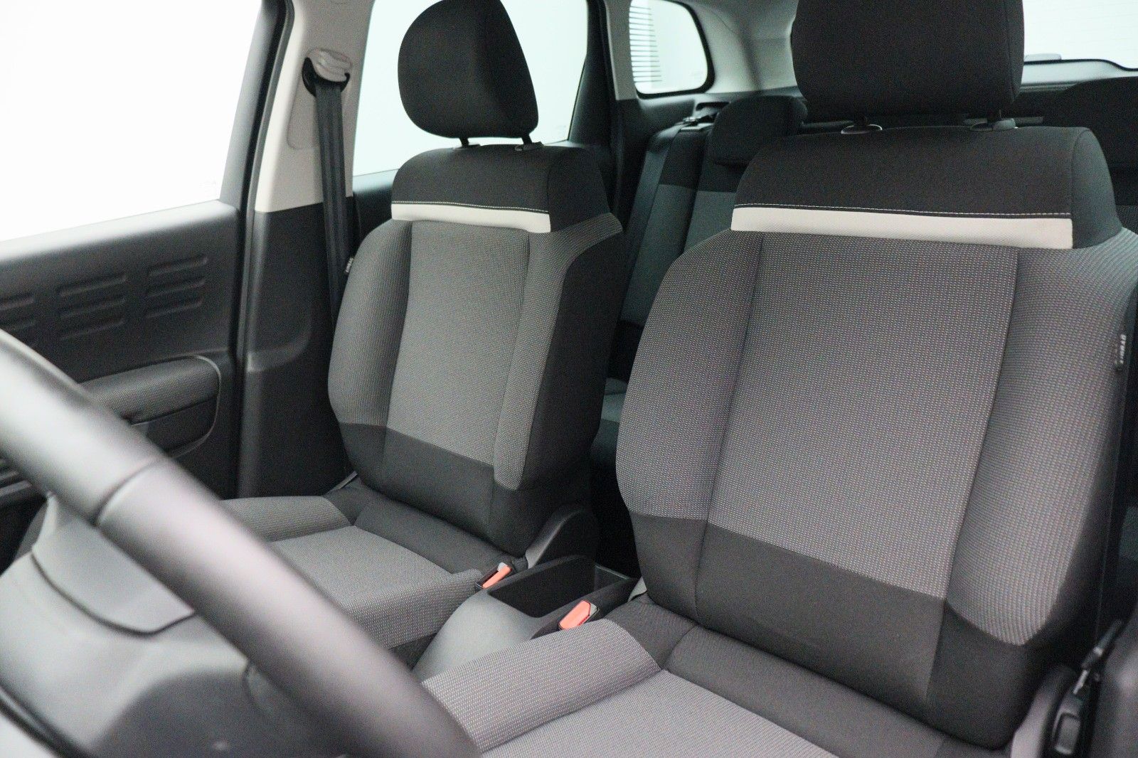 Fahrzeugabbildung Citroën C3 1.2 Aircross Plus NAVI LED DAB