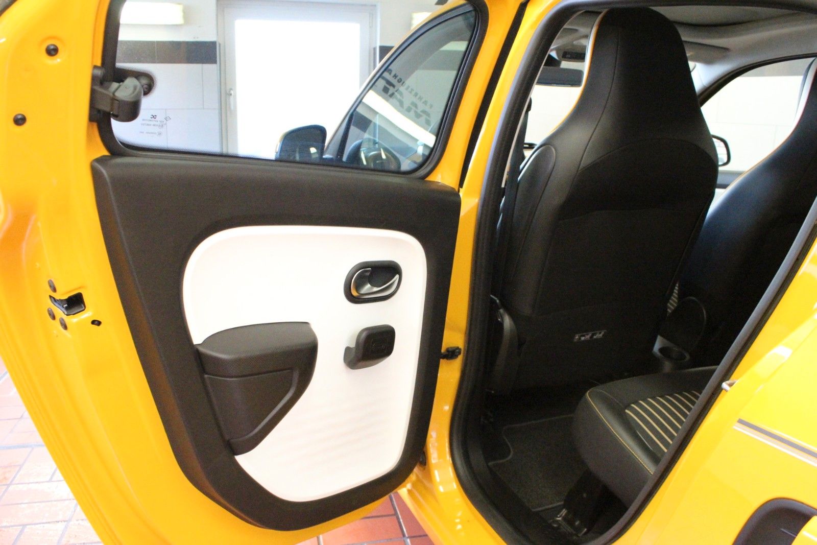Fahrzeugabbildung Renault Twingo SCe65 Intens*Easy Link*Faltdach*