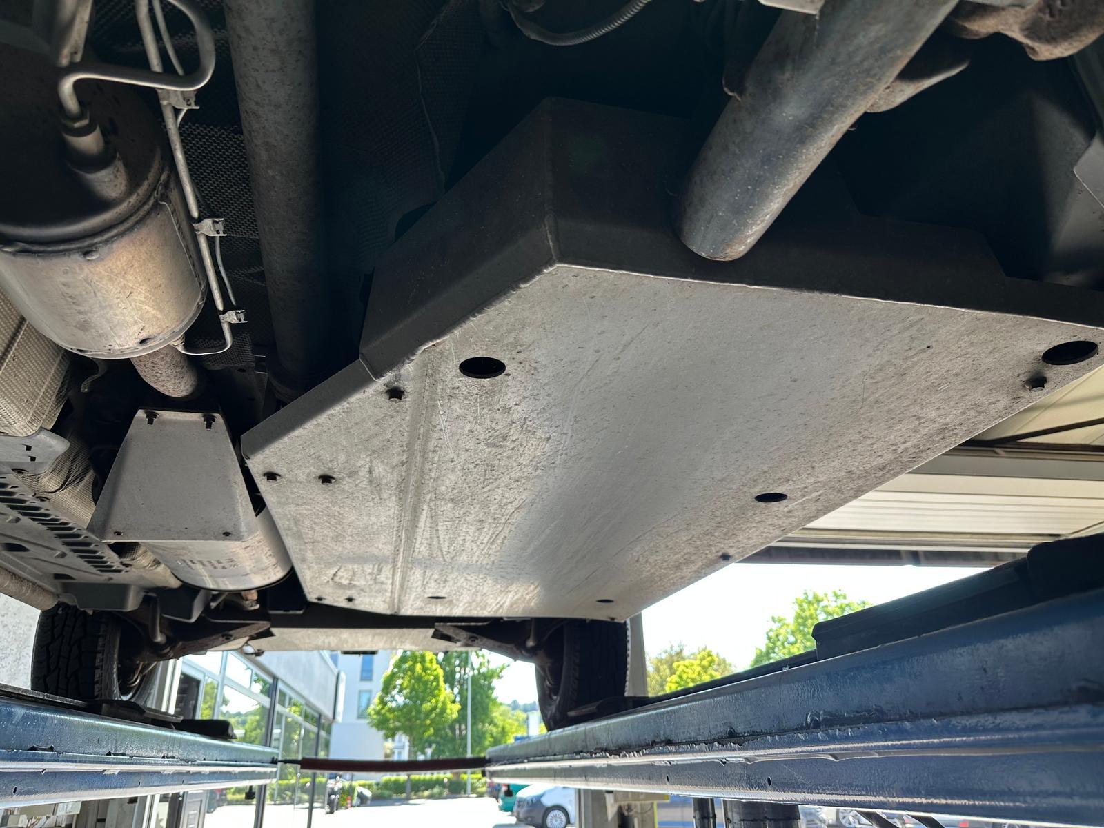 Volkswagen T5 WIDDER 4MOTION ROCKTON SEIKEL BUNDESWEHR OFFR