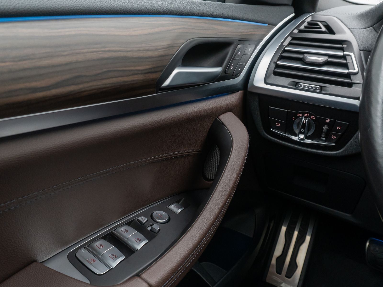 Fahrzeugabbildung BMW iX3 Impressive M Sport Panorama 360°HUD DAB H/K