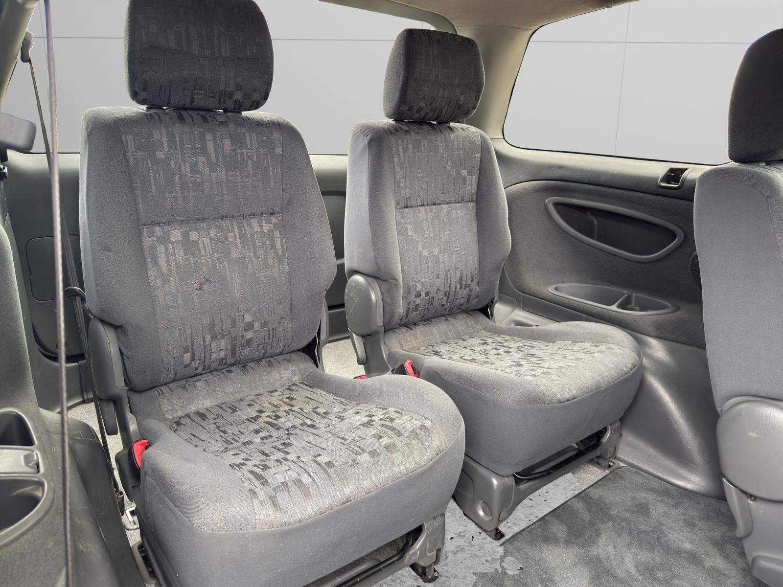Toyota Previa 2005 — photo 19