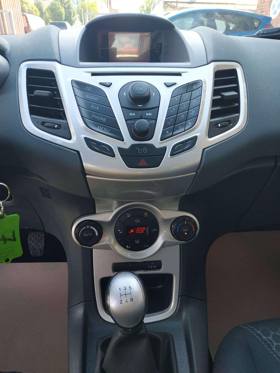 Fiesta 1.4 Titanium/ TÜV NEU/ Winterpaket/ Sitzh – Bild 12