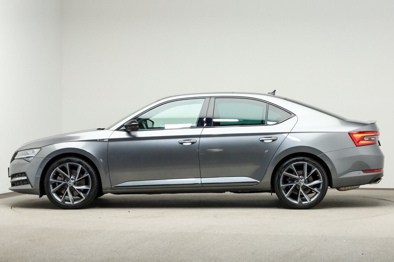 Skoda Superb - Bild 4