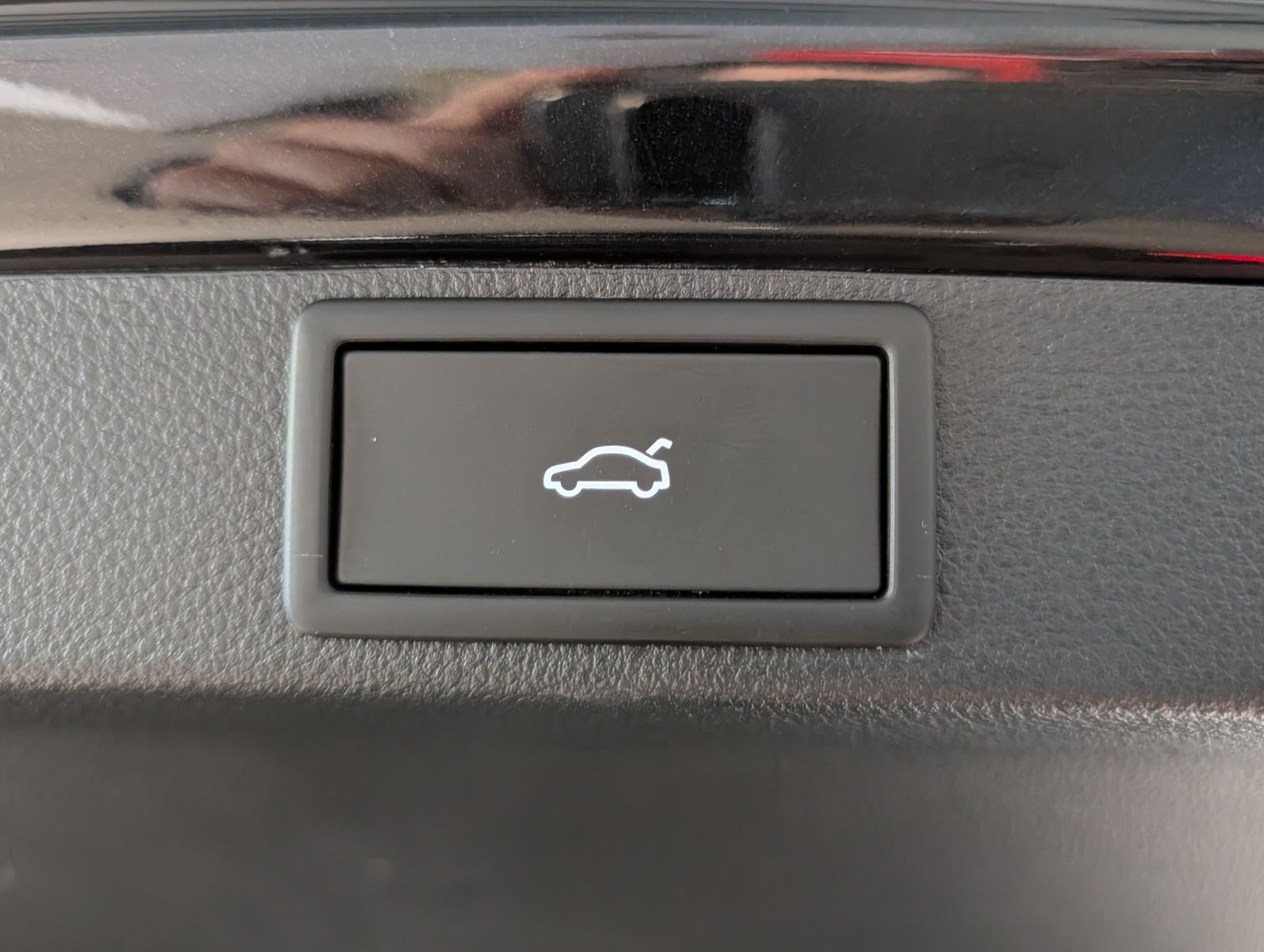 Immagine dell'auto: SKODA Octavia 2.0 TDI DSG Sportline Matrix Cam, anno di produzione 2015