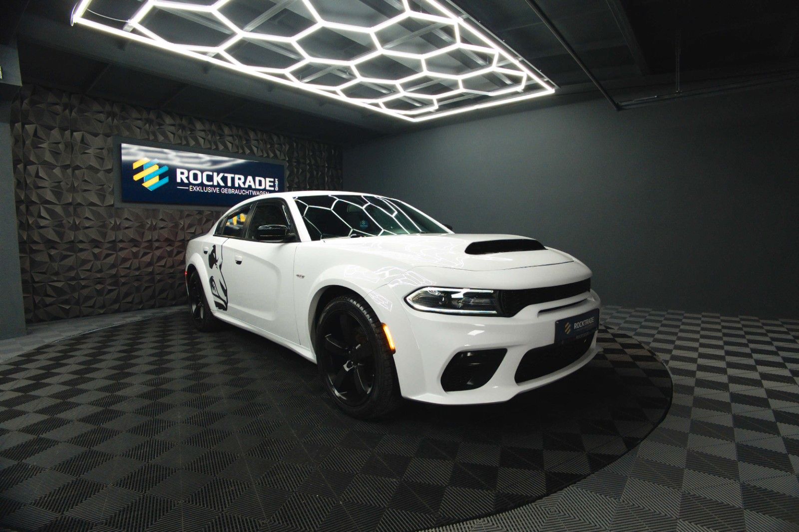 Fahrzeugabbildung Dodge Charger 3.6 4x4 SRT WIDE BODY ANGRY PANDA | LED