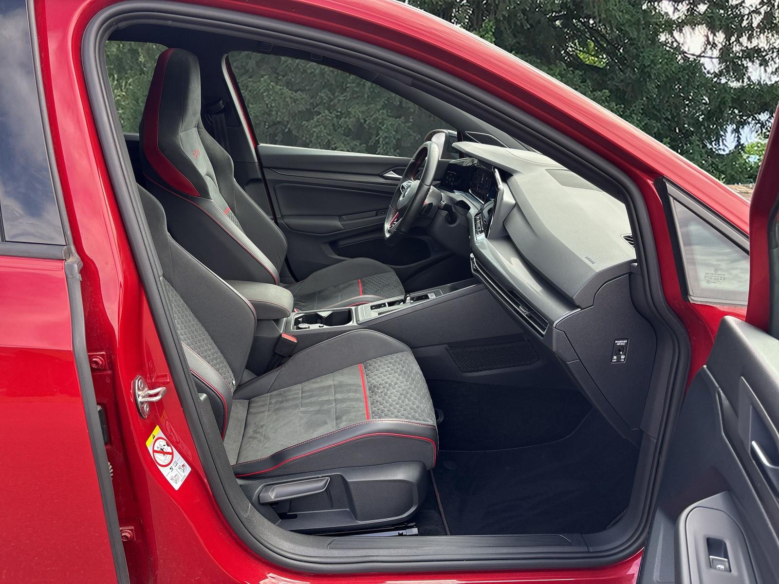 Volkswagen Golf VIII GTI 2.0TSI Clubsport 45 Akra Pano IQ, миниатюра 13