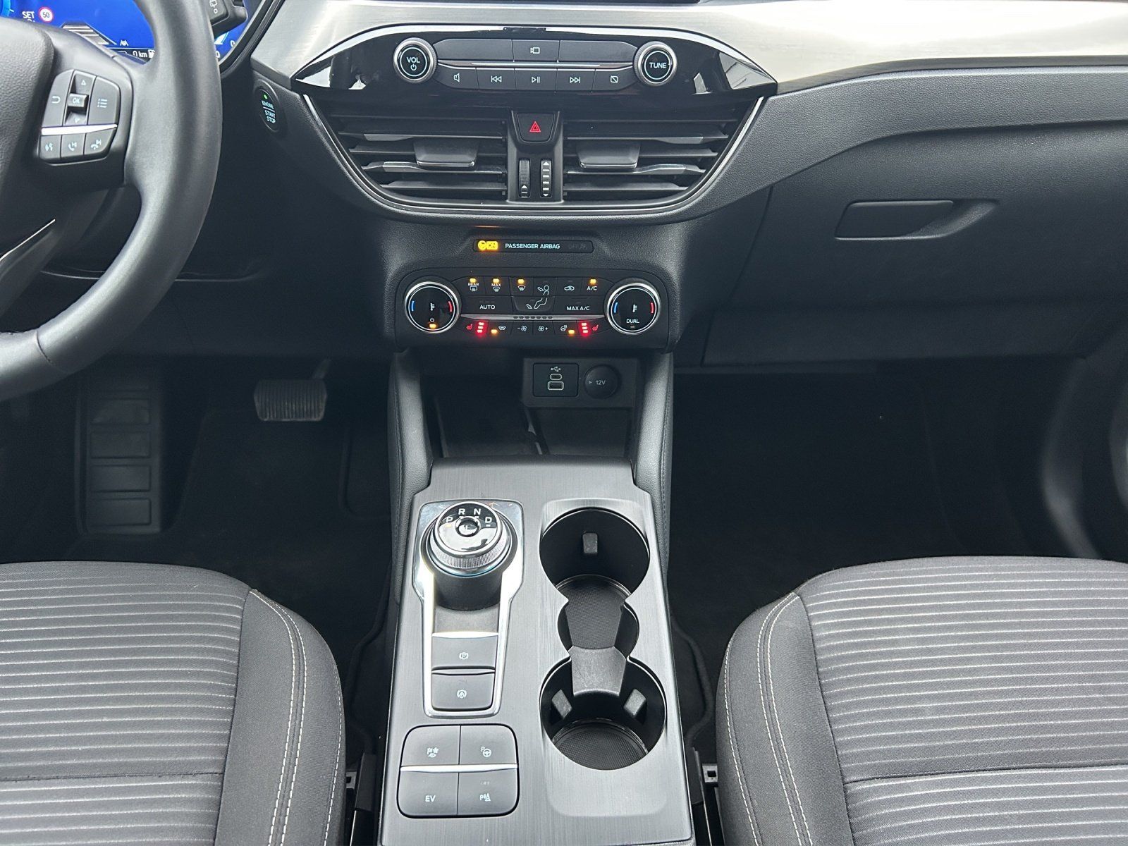 Fahrzeugabbildung Ford Kuga 2.5 PHEV Titanium Aut./ACC/KAMERA/NAVI/SHZ/