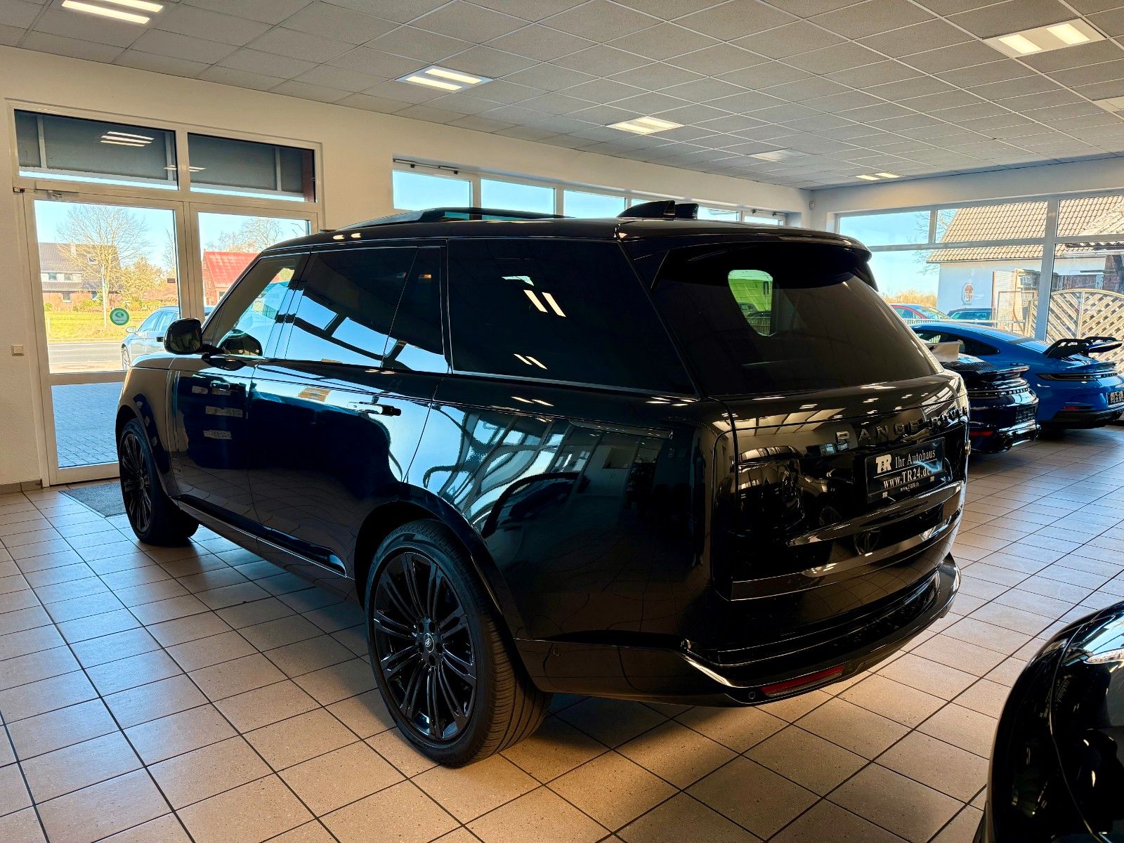 Fahrzeugabbildung Land Rover Range Rover LWB P530 Autobiography 7-Sitzer/23"