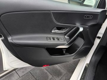 Bild 17 Mercedes-Benz A 180 Progressive LED Kamera Navi SHZ PDC