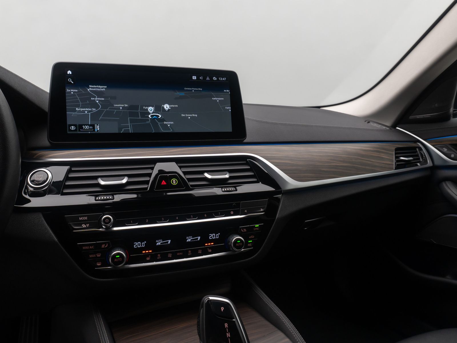 Fahrzeugabbildung BMW 530e Luxury Line DAB Laser Komfort H/K HUD Sport
