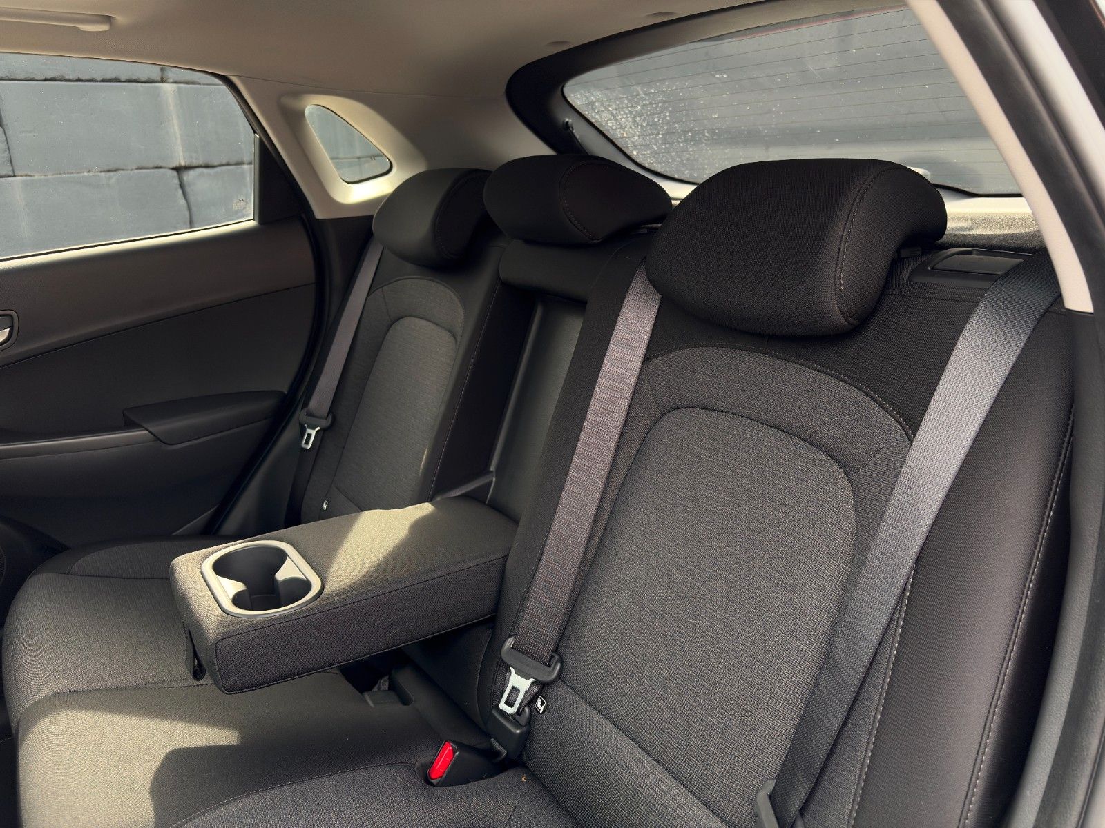 Fahrzeugabbildung Hyundai Kona E Trend 2WD Kamera Schiebedach ACC HuD LHZ