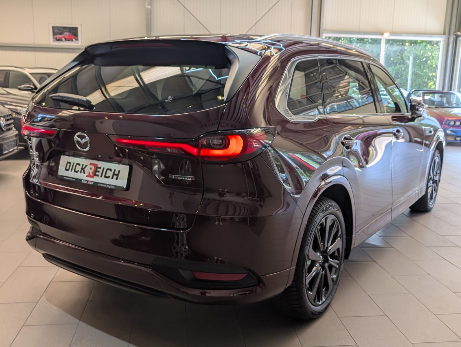 Fahrzeugabbildung Mazda CX-80 3.3L Homura PlusPANO*HUD*BOSE*NAPPA*7SIT