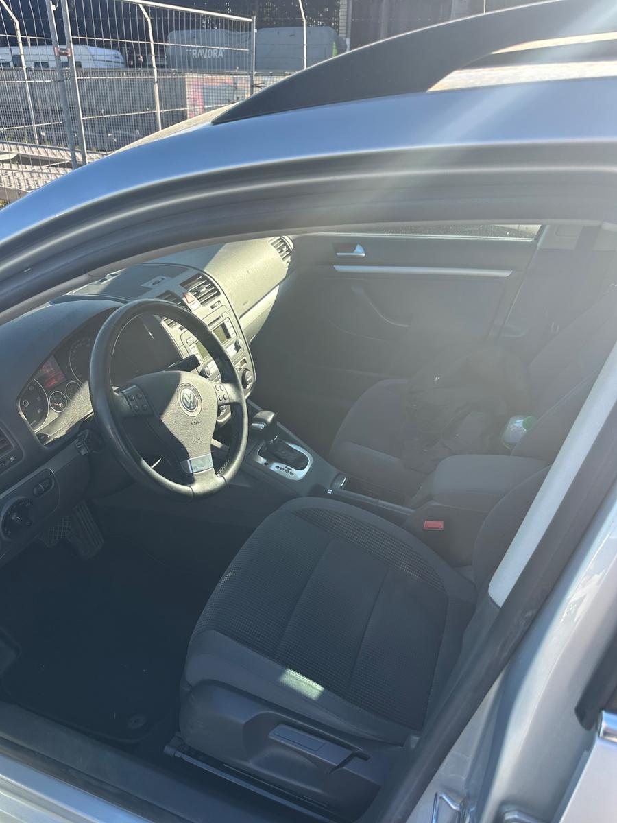 Volkswagen Golf 2008 — photo 17