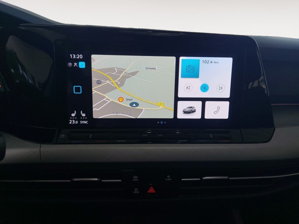 Fahrzeugabbildung Volkswagen Golf 1.5 TSI Life Panorama ACC IQ Light LED