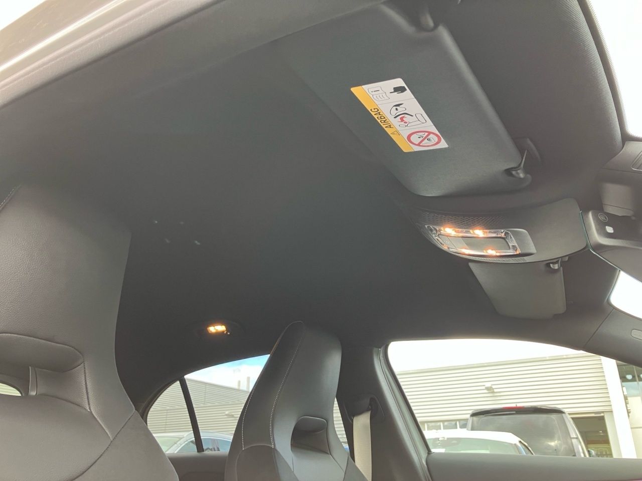 Fahrzeugabbildung Mercedes-Benz A 180 AMG AHK Night Distronic LED WinterP Kamera