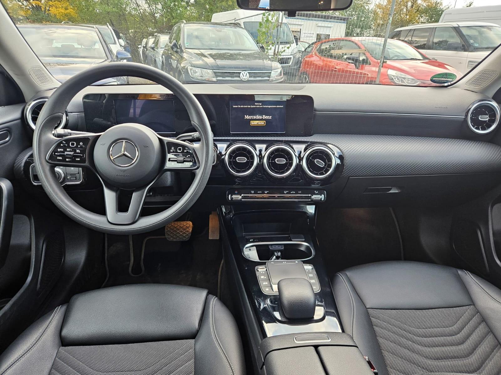 Mercedes-Benz A 180 d  LEDER,XENON, SITZHEIZUNG,,,,