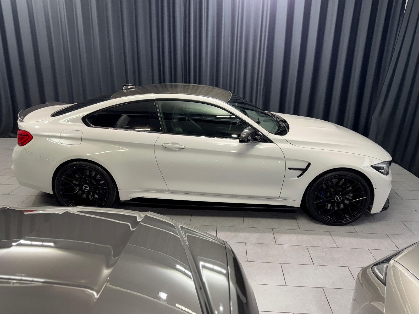 Fahrzeugabbildung BMW M4 Competition COUPE|H&K|HEAD-UP|360°|KARBON