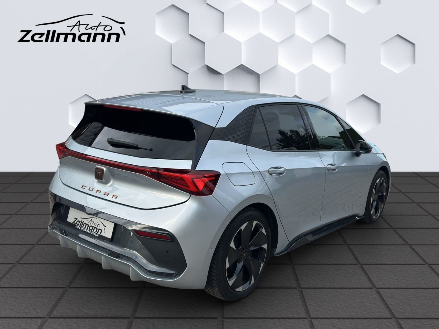 Born 150kW 1-Gang Automatik LED 360°Kamera ACC P