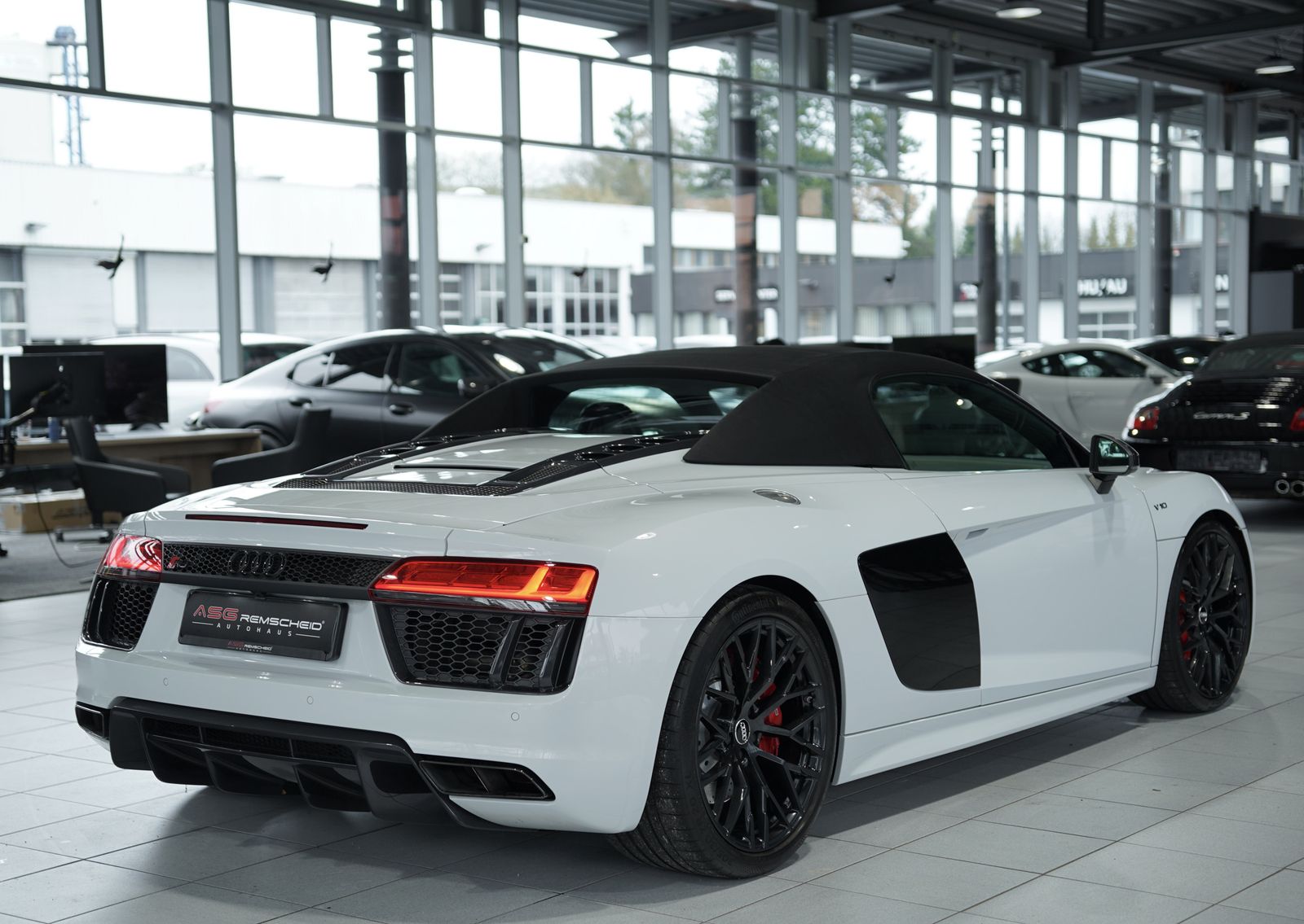 Audi R8