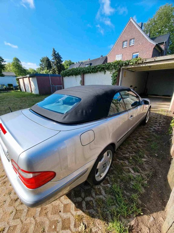Mercedes-Benz CLK 230