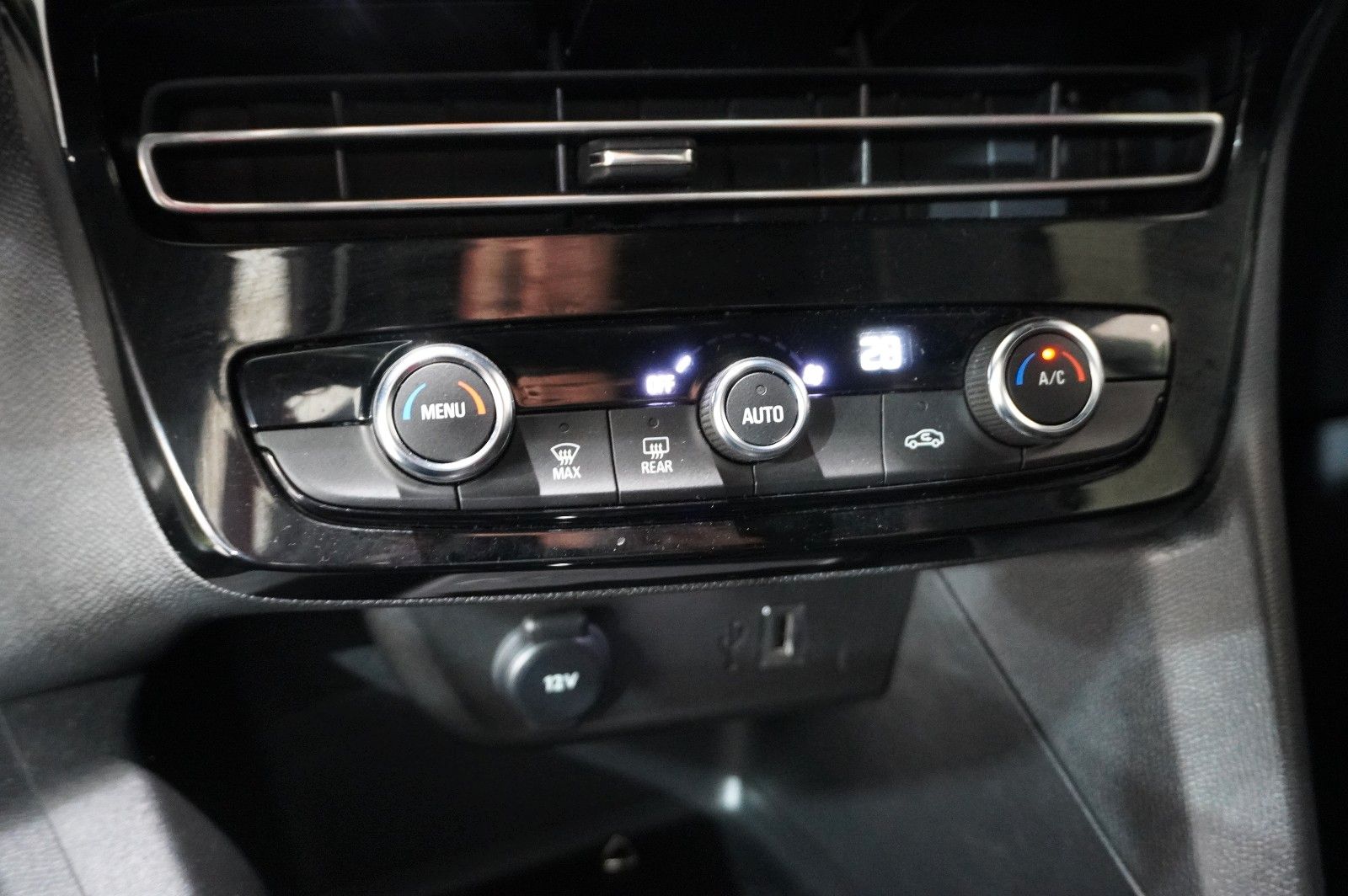 Fahrzeugabbildung Opel Mokka 1.2T GS LINE NAVI/LED/KAMERA/SPORT/DAB+