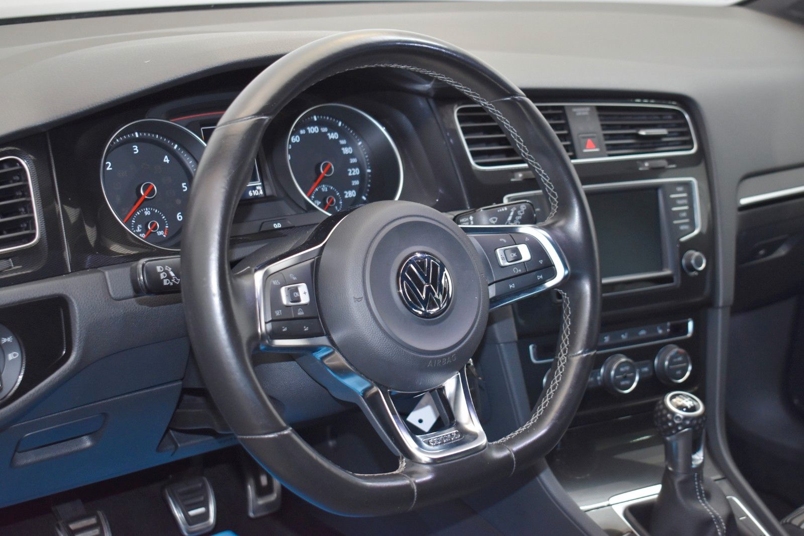 Fahrzeugabbildung Volkswagen Golf VII Lim GTD Navi,BiXenon,SH,WASSERVERBRAUCH