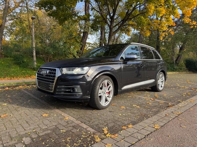 AUDI SQ7 4.0 TDI quattro S Line*7Sitze*Panorama*LED