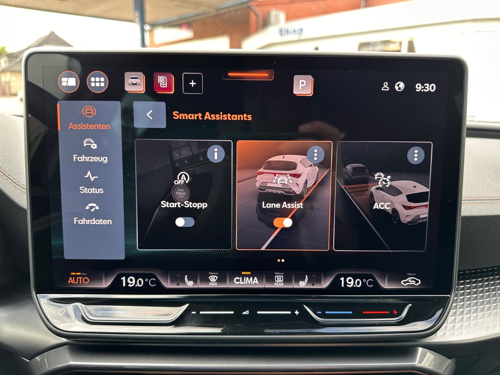 Fahrzeugabbildung CUPRA Leon VZ 2.0 TSI Pano/ACC/APP/LED/RFK/PDC/SHZG