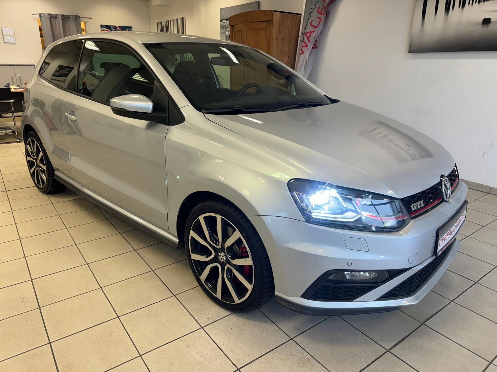 Fahrzeugabbildung Volkswagen Polo V GTI/ 1.HAND/SCHECKHEFT/WENIG KM/LED