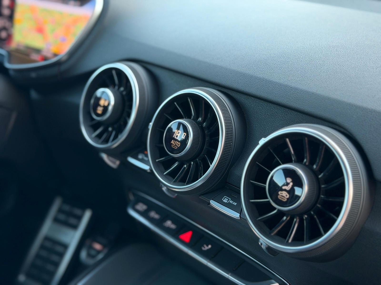 Audi TT Coupe 2.0 TFSI S-Line/ALCANTARA/Cockpit