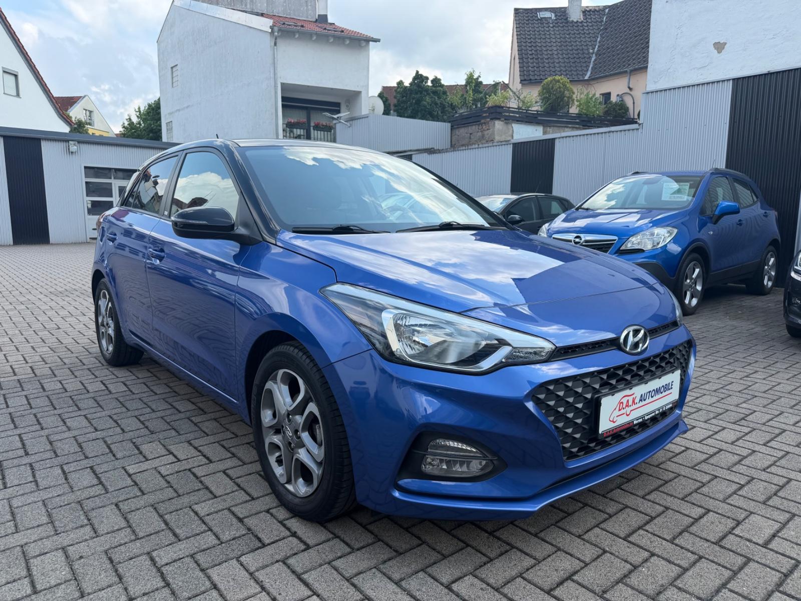Hyundai i20 YES! Plus 1.Hand+91TKM+Kamera+SHZ+Navi