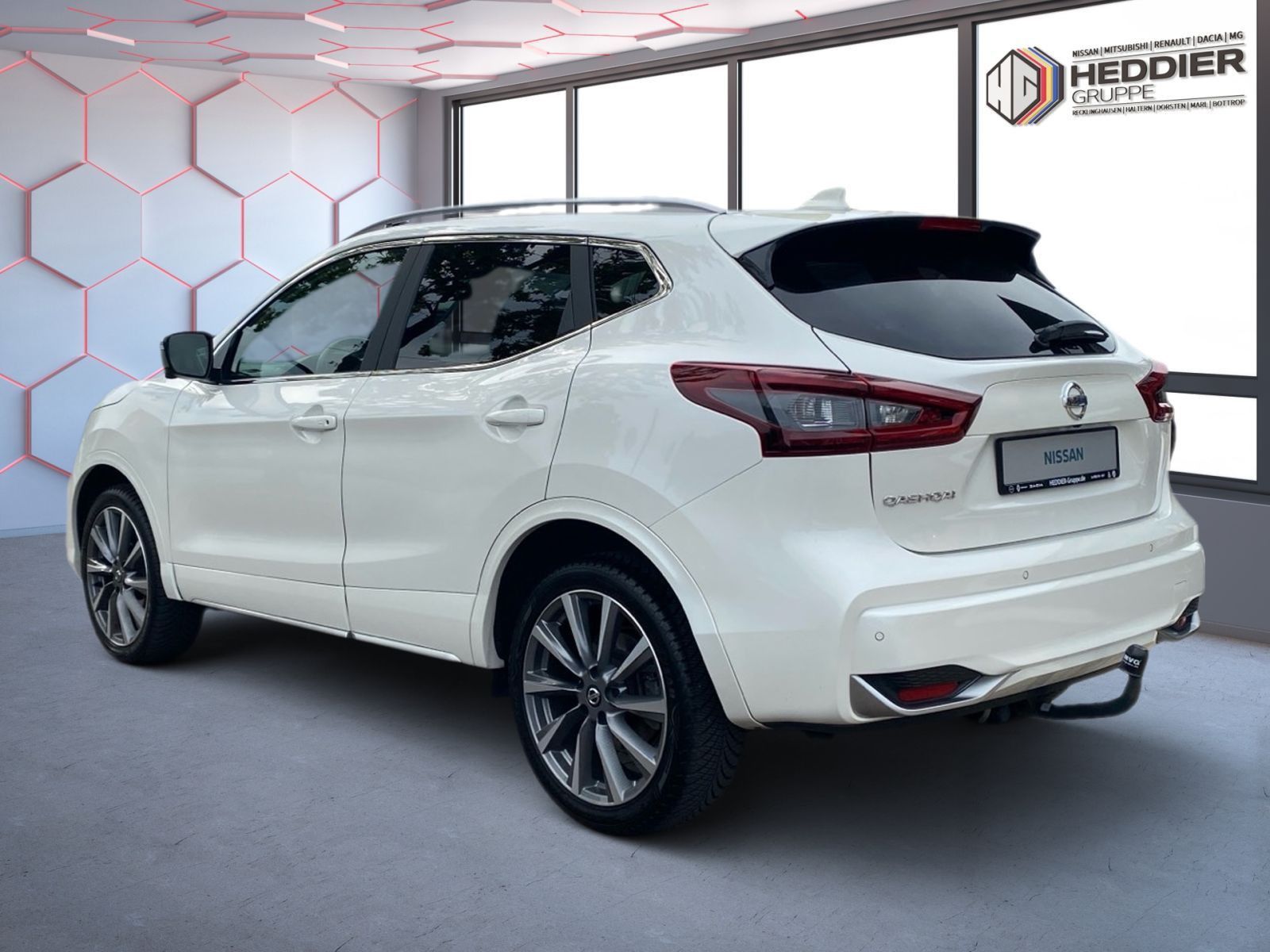 Fahrzeugabbildung Nissan Qashqai 1.3 DIG-T Automatik Tekna+ *AHK*Bose*GJR