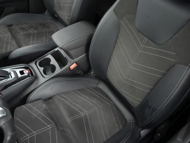 Grandland ULTIMATE PHEV AT+AHK+LED MATRIX+NAVI+3