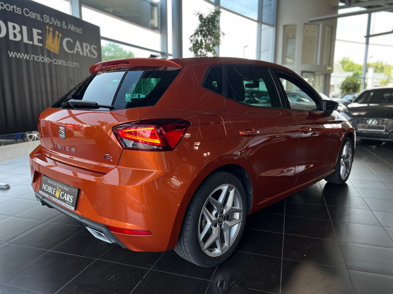 Fahrzeugabbildung SEAT IBIZA 1.0 TSI FR KLIMA LED NAVI ALU