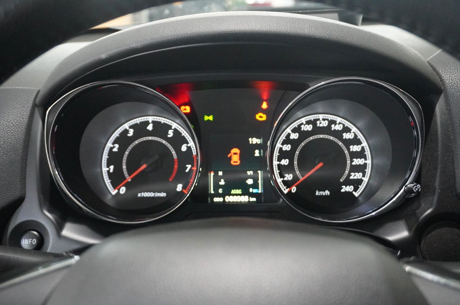 Fahrzeugabbildung Mitsubishi ASX 1.6 EDITION 2WD NAVI/LED/KAMERA/SHZ/TEMP/DAB