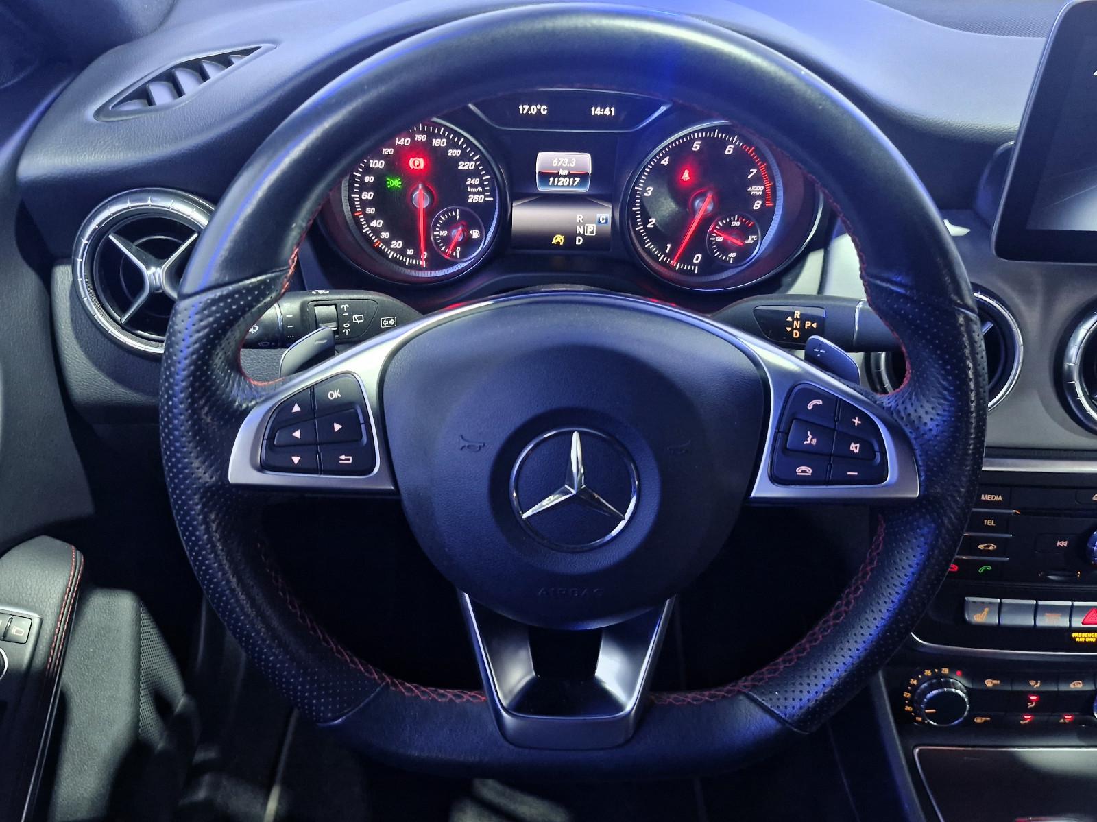 Mercedes-Benz CLA 180 SHOOTING BRAKE  AMG  LED/LEDER/18ZOLL/