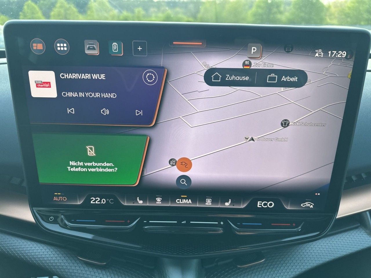 Fahrzeugabbildung CUPRA Tavascan VZ 4Drive 340 PS 77 kWh - mit KI generiert/bearbeitet