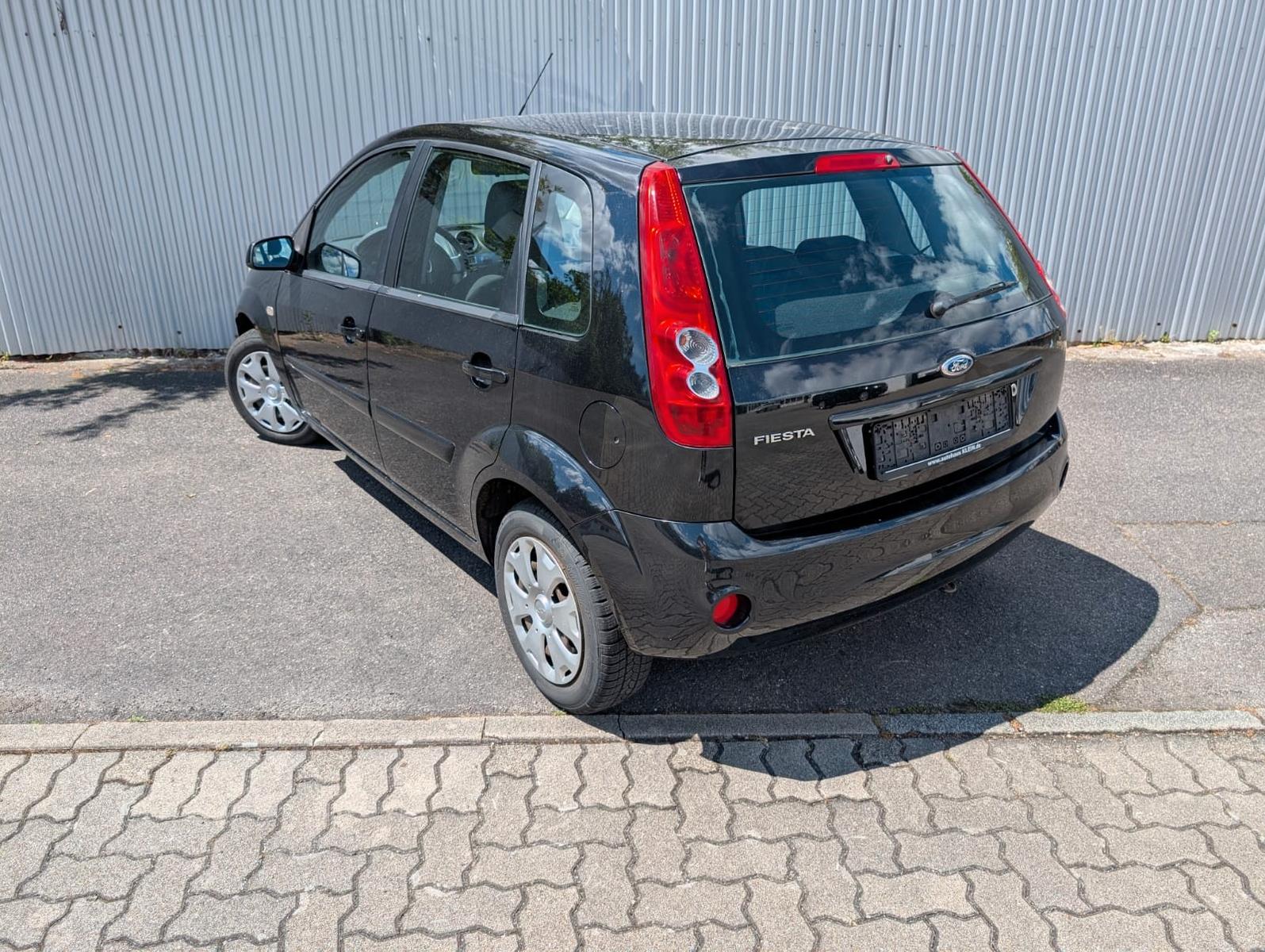 Ford Fiesta Style 1,4 16V Klima 8fach bereift