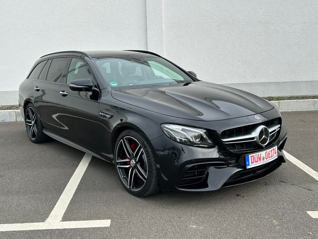 MERCEDES-BENZ E 63S AMG *Performance*Pano*Burmester*