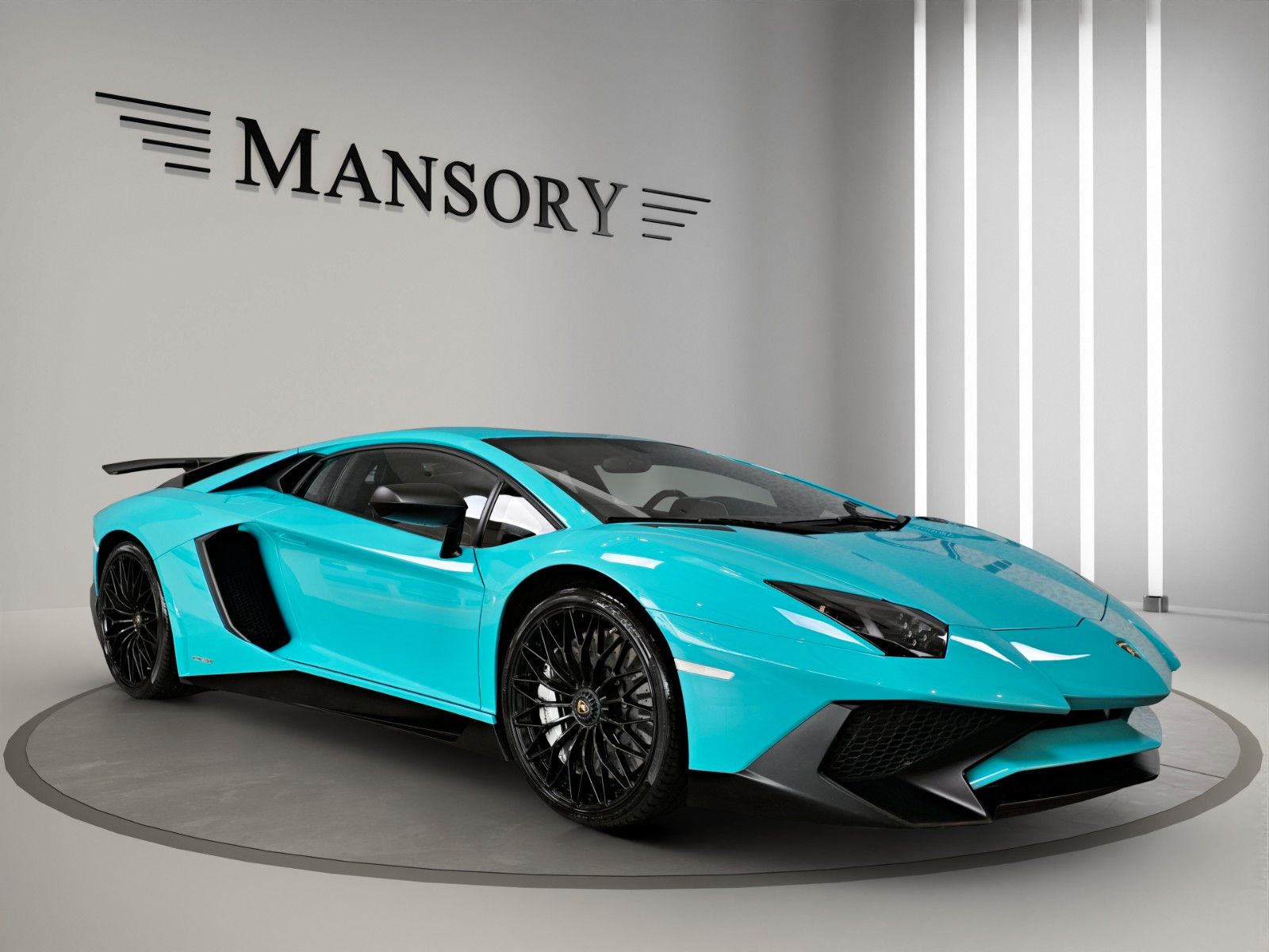 LAMBORGHINI Aventador