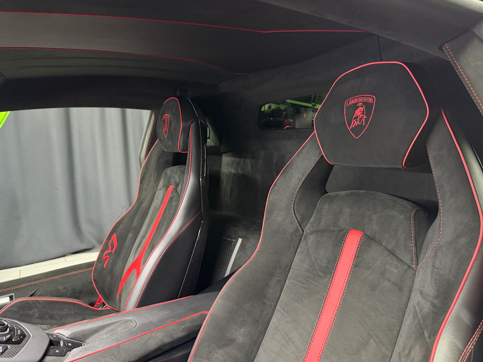 Fahrzeugabbildung Lamborghini Aventador SVJ | FULL CARBON|LIFT|SENSONUM|PPF|
